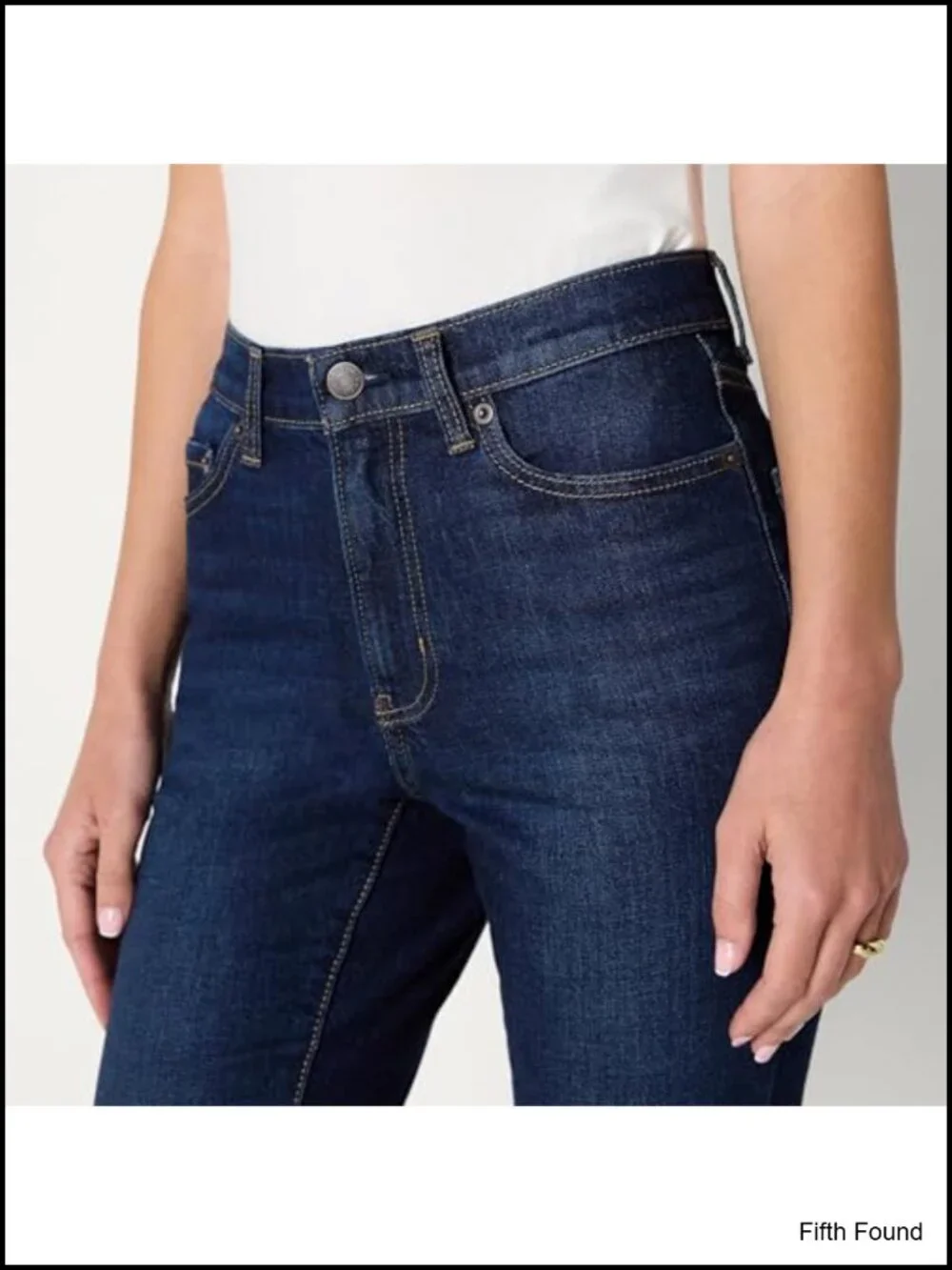 Women's Medium Stretch Slim-Fit Mid-Rise Straight Leg Jeans
